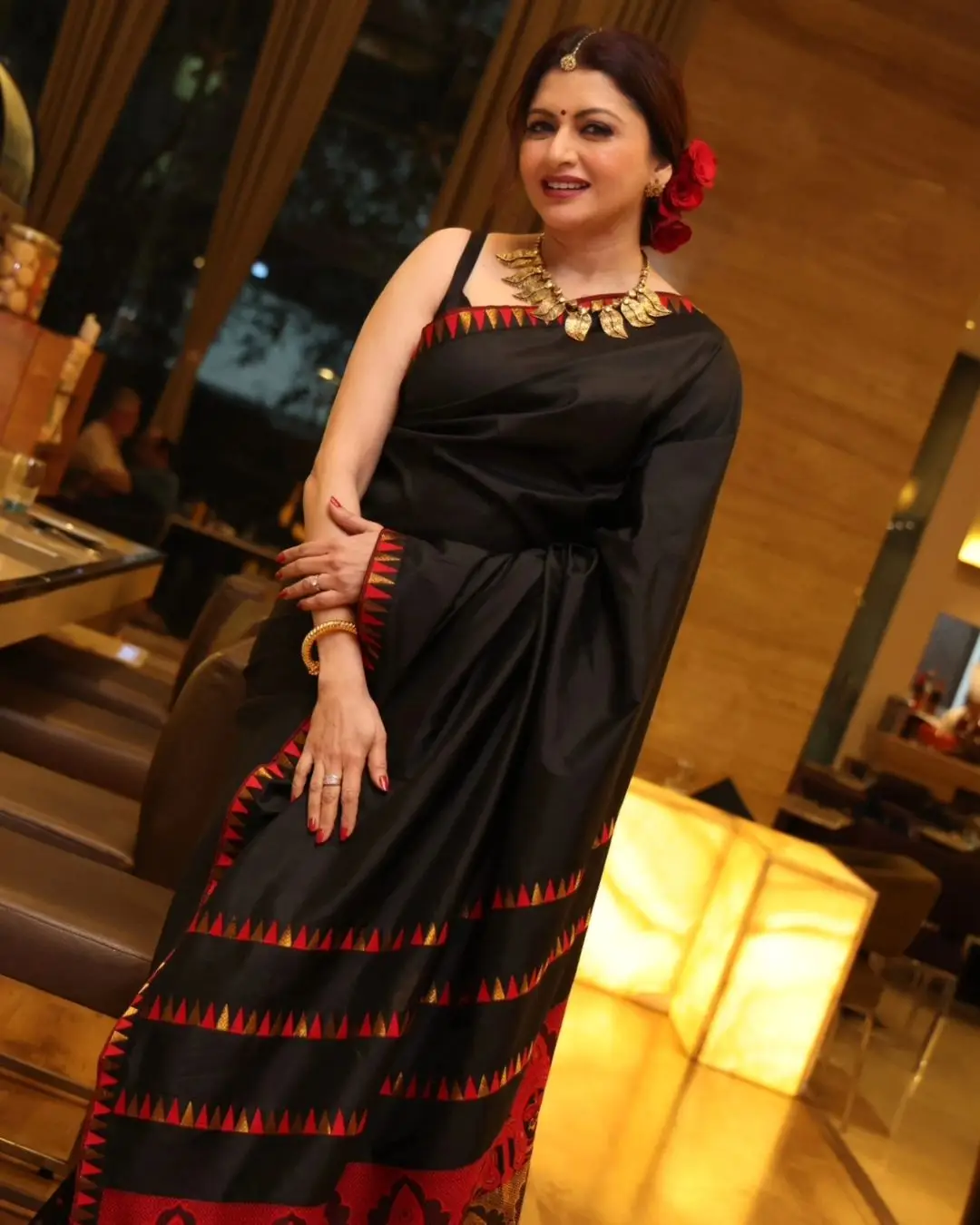 BOLLYWOOD ACTRESS BHAGYASHREE STILLS IN BLACK SAREE